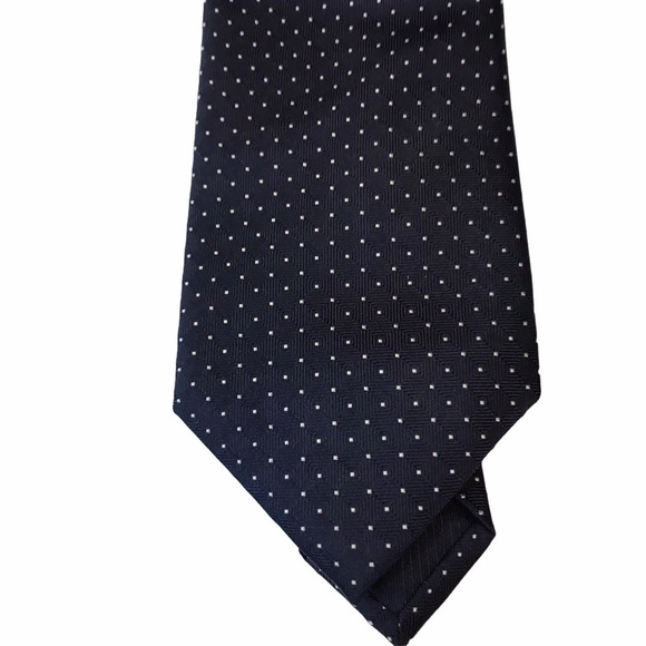 Charles Tyrwhitt Oxted Navy & White Pindot Hand Finished 100% Silk Tie - Picture 2 of 6